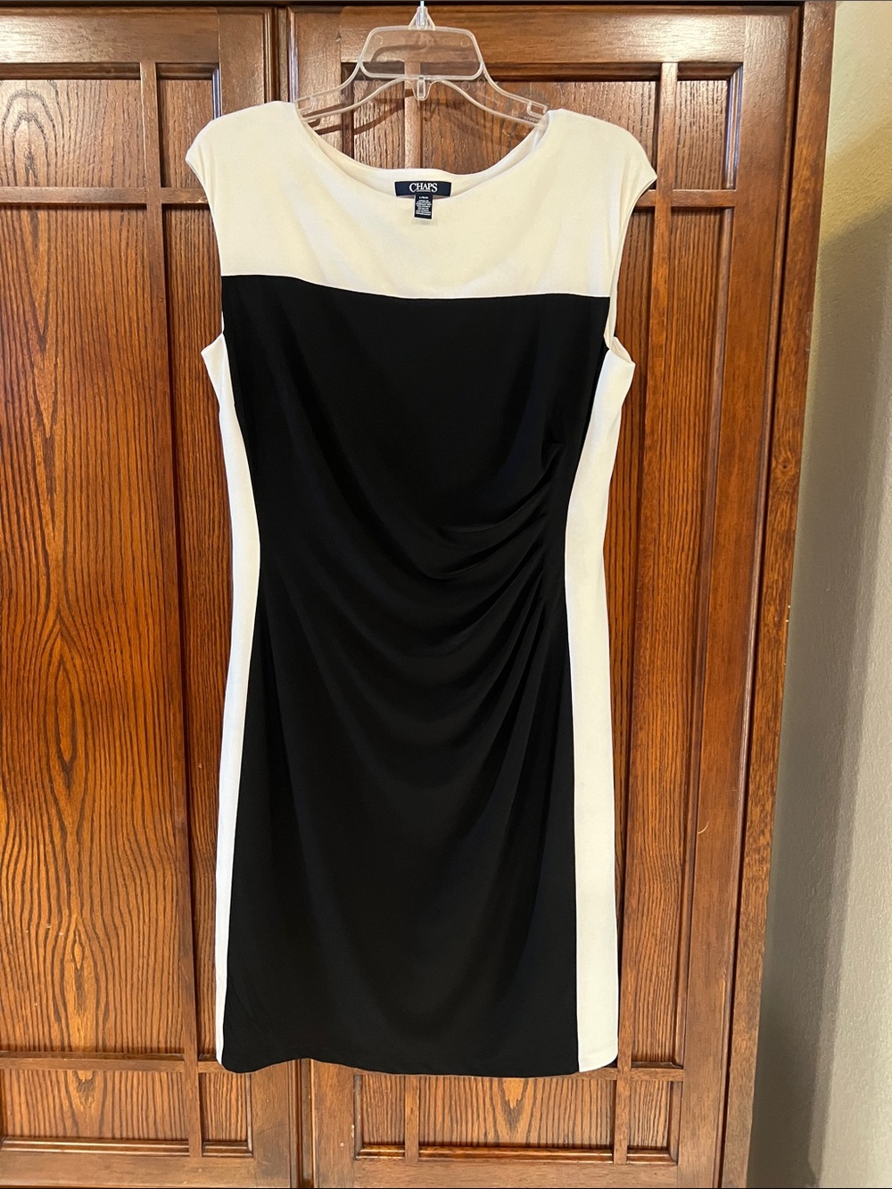 CHAPS Colorblock Sheath Dress Black White Ruched Sleeveless Knee Length